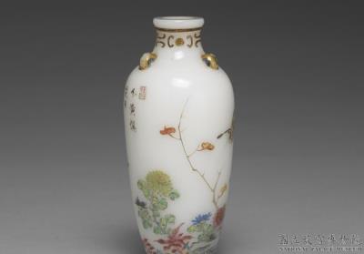 图片[3]-Glass vase with flower and butterfly in falangcai painted enamels, Qianlong reign (1736-1795), Qing dynasty-China Archive